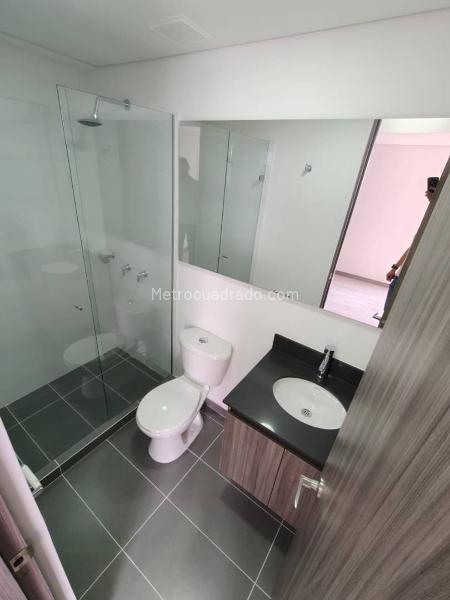 Functional 2BR Apartment with Balcony in La Loma Del Indio - 9