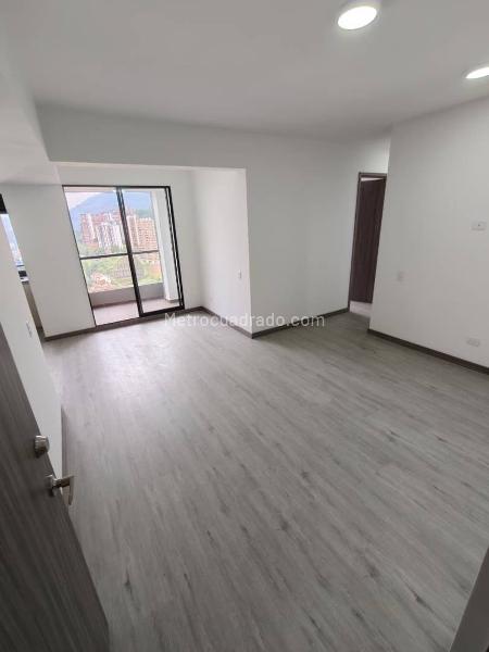 3BR Apartment with Private Parking in La Loma del Indio - 2