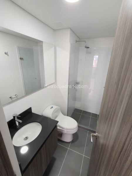 3BR Apartment with Private Parking in La Loma del Indio - 4