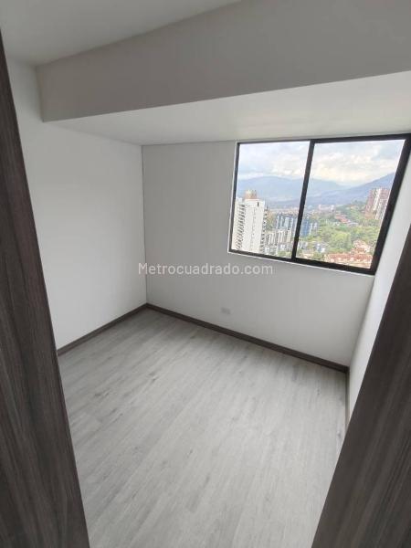 3BR Apartment with Private Parking in La Loma del Indio - 5