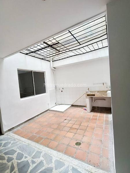 Commercial House in Belen for Rent - 9