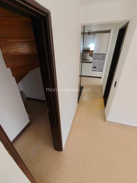 Duplex de 4 Alcobas en Altos del Poblado con Balcón - 9