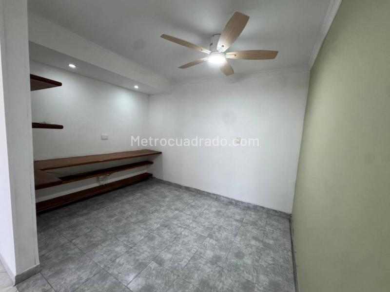 Apartamento Amplio de 3 Alcobas en Simon Bolivar - 2