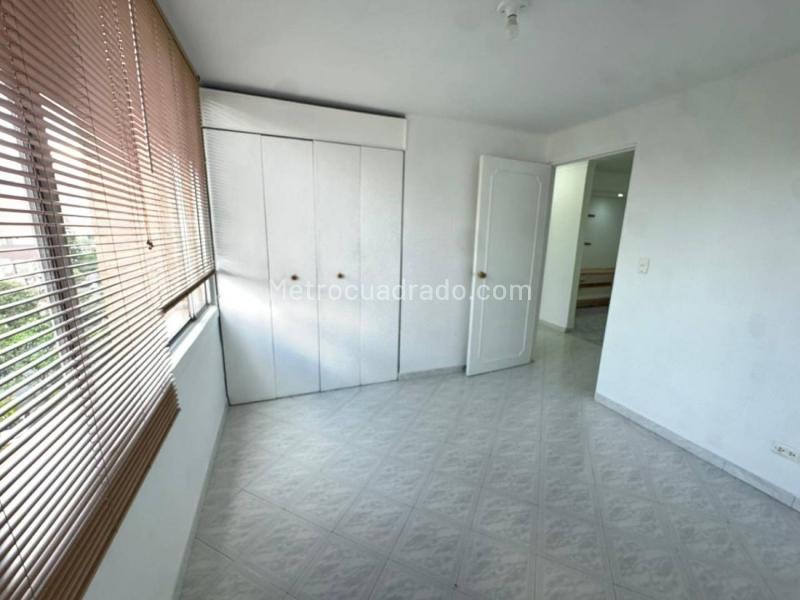 Apartamento Amplio de 3 Alcobas en Simon Bolivar - 5