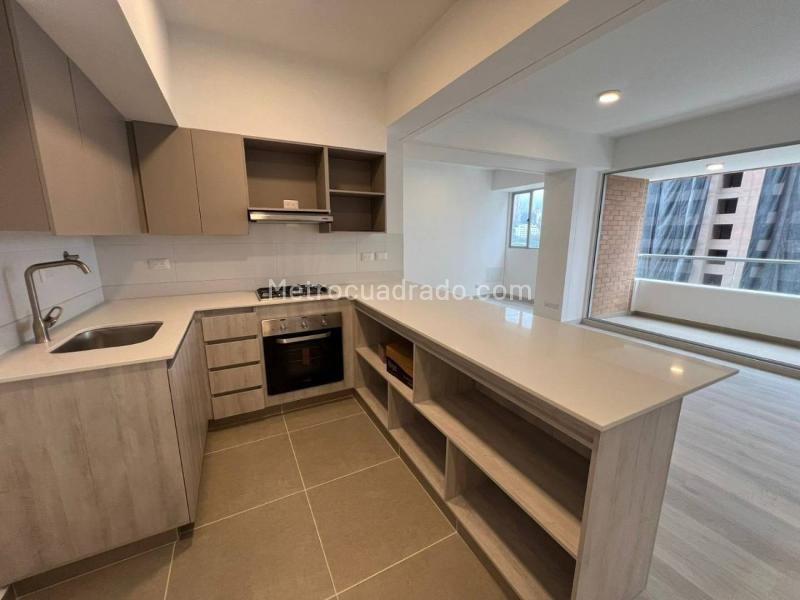 Apartamento Funcional de 2 Alcobas con Parqueadero Privado en Ciudad del Río - 2