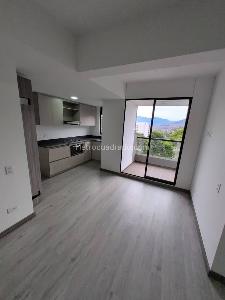 Apartamento de 3 alcobas en arriendo en Altos Del Poblado, Medellín, 76 m² · foto 2 de 9