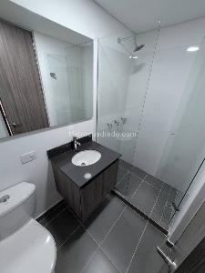 Apartamento de 3 alcobas en arriendo en Altos Del Poblado, Medellín, 76 m² · foto 6 de 9