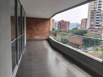 Apartamento de 2 alcobas en arriendo en Las Lomas 2, Medellín, 90 m² · foto 18 de 19
