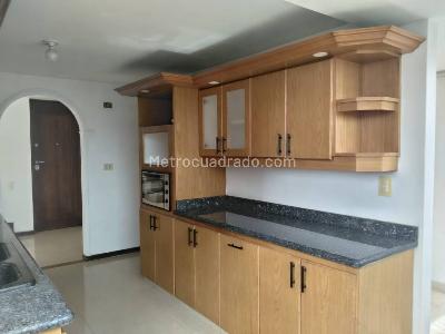 Apartamento de 3 alcobas en arriendo en El Poblado, Medellín, 140 m² · foto 12 de 20