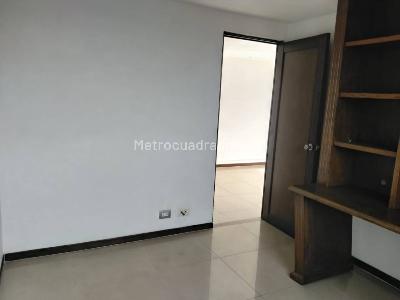 Apartamento de 3 alcobas en arriendo en El Poblado, Medellín, 140 m² · foto 18 de 20