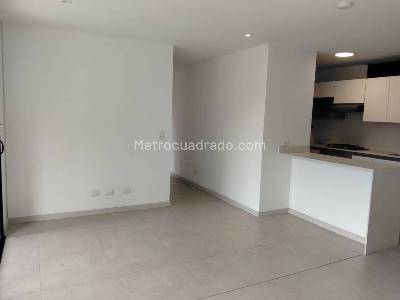 Apartamento de 3 alcobas en arriendo en El Poblado, Medellín, 90 m² · foto 3 de 20