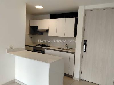 Apartamento de 3 alcobas en arriendo en El Poblado, Medellín, 90 m² · foto 6 de 20