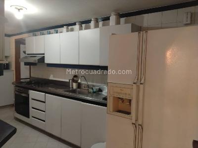 Apartamento de 3 alcobas en venta en Los Balsos, Medellín, 200 m² · foto 12 de 19