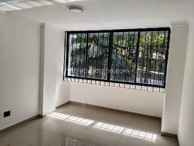 Apartamento de 3 alcobas en arriendo en Las Lomas 2, Medellín, 110 m² · foto 15 de 20