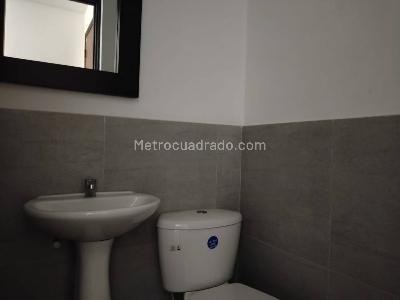 Apartaestudio en arriendo en Las Lomas 2, Medellín, 62 m² · foto 17 de 18