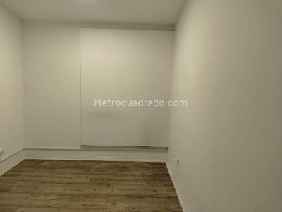 Casa de 5 alcobas en arriendo en Las Lomas 2, Medellín, 605 m² · foto 4 de 20
