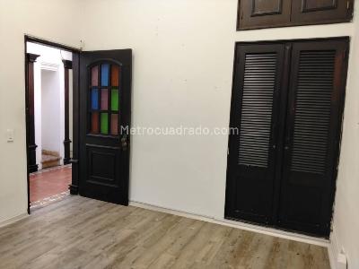 Casa de 5 alcobas en arriendo en Las Lomas 2, Medellín, 605 m² · foto 8 de 20