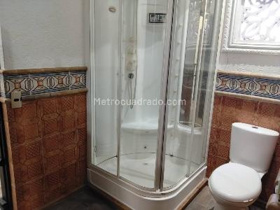 Casa de 5 alcobas en arriendo en Las Lomas 2, Medellín, 605 m² · foto 18 de 20