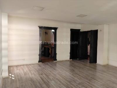 Casa de 5 alcobas en venta en Las Lomas 2, Medellín, 605 m² · foto 3 de 20