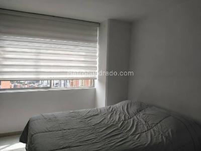 Apartamento de 2 alcobas en venta en El Poblado Loma Del Indio, Medellín, 56 m² · foto 11 de 19