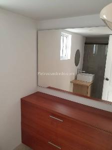 Apartaestudio en arriendo en Loma Del Indio, Medellín, 53 m² · foto 2 de 17