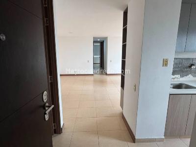 Apartamento en venta en Loma Del Indio, Medellín · foto 2 de 20