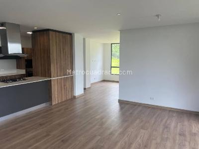 Apartamento de 3 alcobas en venta en El Poblado, Medellín, 147 m² · foto 4 de 20