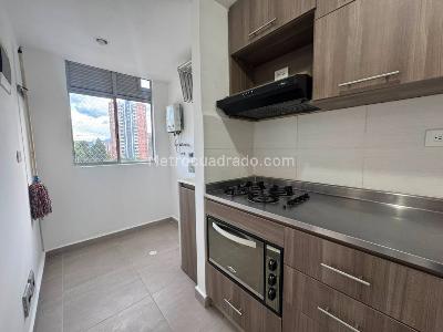 Apartamento de 3 alcobas en venta en Itagui, Itagüí, 65 m² · foto 2 de 17