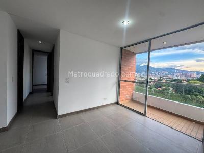 Apartamento de 3 alcobas en venta en Itagui, Itagüí, 65 m² · foto 5 de 17