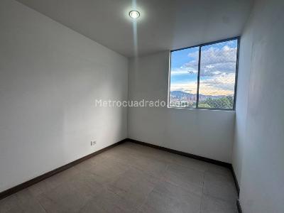Apartamento de 3 alcobas en venta en Itagui, Itagüí, 65 m² · foto 8 de 17