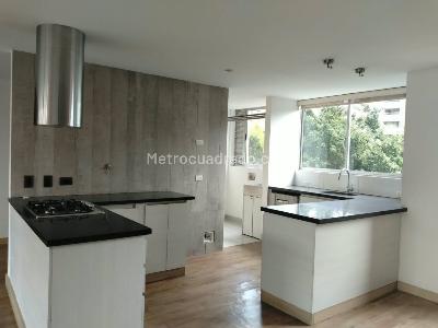 Apartamento de 2 alcobas en arriendo en Castropol, Medellín, 117 m² · foto 6 de 20