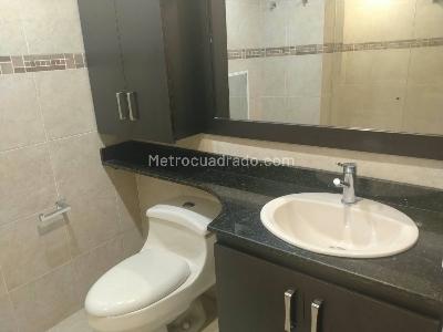 Apartaestudio en arriendo en Las Lomas 2, Medellín, 48 m² · foto 11 de 12