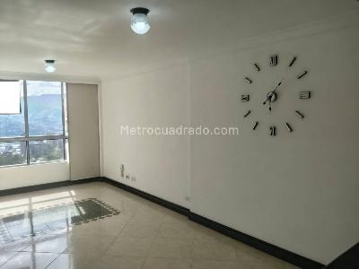 Apartaestudio en arriendo en Poblado Altos Del Poblado, Medellín · foto 2 de 12