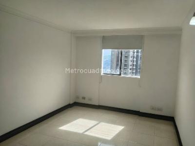Apartaestudio en arriendo en Poblado Altos Del Poblado, Medellín · foto 8 de 12