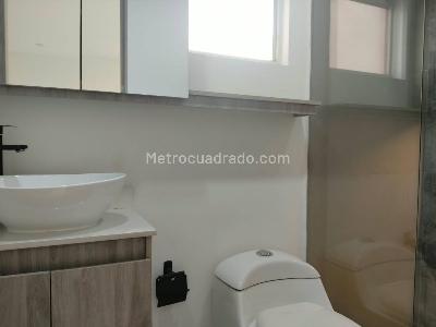Apartamento de 2 alcobas en venta en El Poblado Loma Del Indio, Medellín, 57 m² · foto 17 de 19