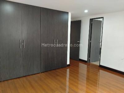 Apartamento de 4 alcobas en venta en El Poblado, Medellín, 295 m² · foto 14 de 20