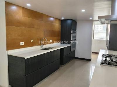 Apartamento de 4 alcobas en venta en El Poblado, Medellín, 295 m² · foto 8 de 20