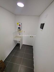 Apartamento de 2 alcobas en arriendo en Altos Del Poblado, Medellín, 71 m² · foto 12 de 14