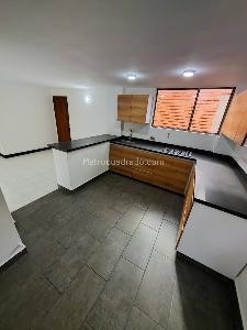 Apartamento en arriendo en San Lucas, Medellín · foto 3 de 16
