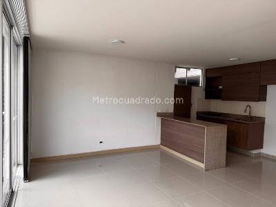 Apartamento de 2 alcobas en arriendo en Loma Del Indio, Medellín, 68 m² · foto 2 de 18