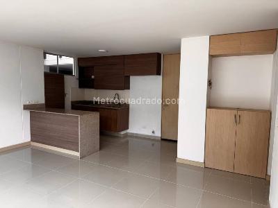 Apartamento de 2 alcobas en arriendo en Loma Del Indio, Medellín, 68 m² · foto 4 de 18
