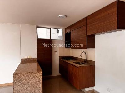 Apartamento de 2 alcobas en arriendo en Loma Del Indio, Medellín, 68 m² · foto 7 de 18