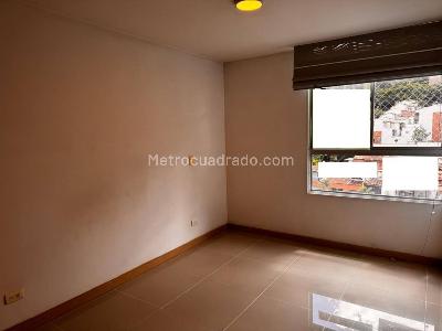 Apartamento de 2 alcobas en arriendo en Loma Del Indio, Medellín, 68 m² · foto 8 de 18