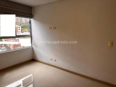 Apartamento de 2 alcobas en arriendo en Loma Del Indio, Medellín, 68 m² · foto 9 de 18