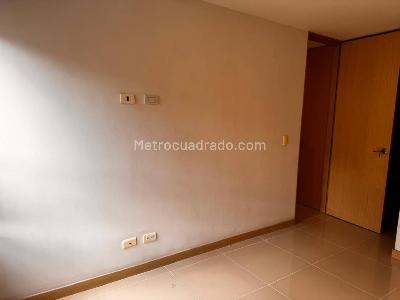 Apartamento de 2 alcobas en arriendo en Loma Del Indio, Medellín, 68 m² · foto 11 de 18