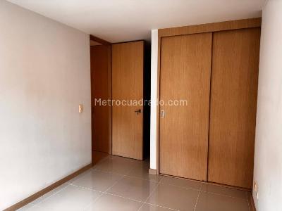Apartamento de 2 alcobas en arriendo en Loma Del Indio, Medellín, 68 m² · foto 12 de 18