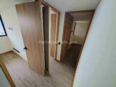 Apartamento de 3 alcobas en arriendo en Poblado Altos Delpoblado, Medellín, 76 m² · foto 5 de 14