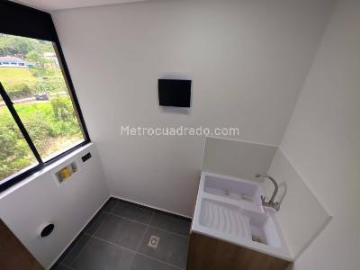 Apartamento de 3 alcobas en arriendo en Poblado Altos Delpoblado, Medellín, 76 m² · foto 7 de 14