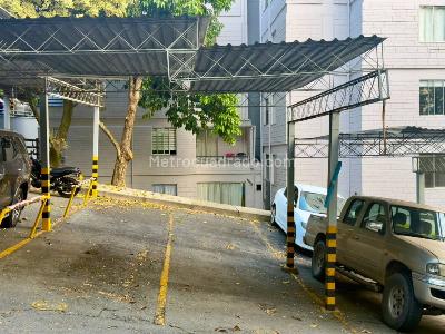 Apartamento de 3 alcobas en arriendo en Loma Del Indio, Medellín, 80 m² · foto 13 de 15