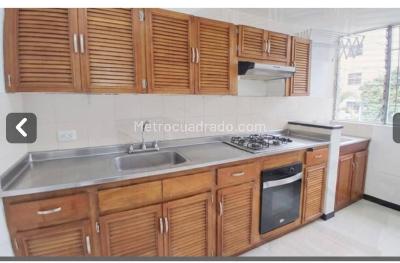 Apartamento de 3 alcobas en arriendo en Loma Del Indio, Medellín, 80 m² · foto 3 de 15